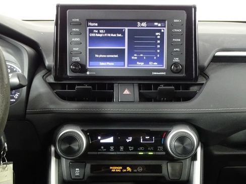 Used 2021 Toyota RAV4 LE FWD image 25