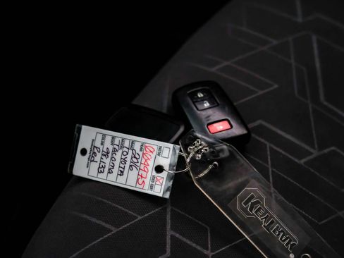Used 2016 Toyota Tacoma TRD Sport w/ Towing Package RWD image 54