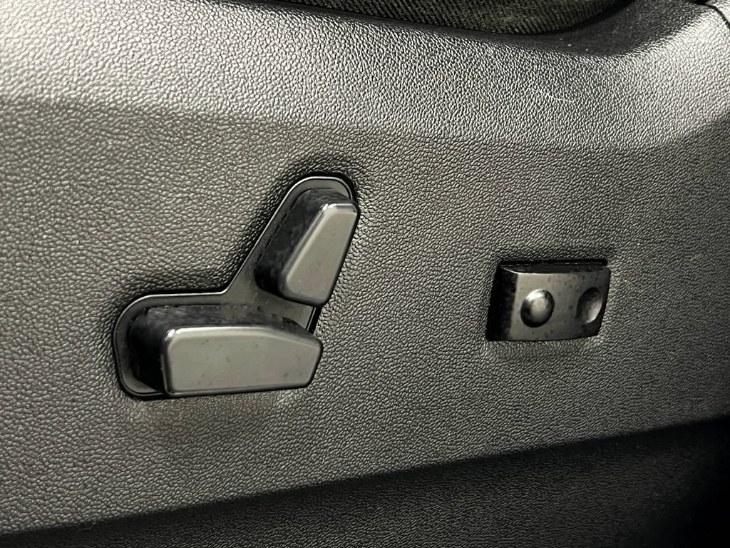 Used 2016 Dodge Grand Caravan R/T FWD image 16