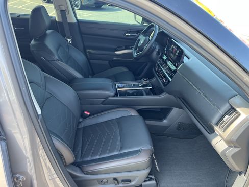 Certified 2023 Nissan Pathfinder Platinum AWD/4WD image 17