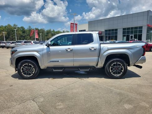 Used 2026 Toyota Tacoma TRD Sport RWD image 2