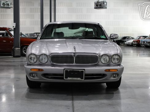 Used 2002 Jaguar XJ8 L RWD image 27
