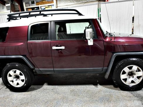 Used 2007 Toyota FJ Cruiser 2WD image 7