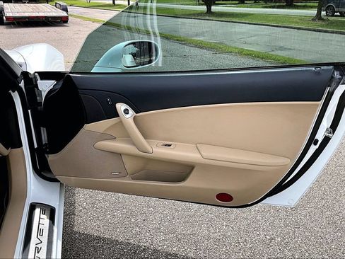 Used 2013 Chevrolet Corvette Convertible w/ 3LT Preferred Equipment Group RWD image 19