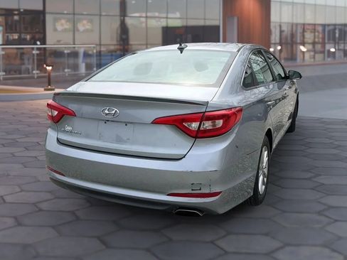Used 2016 Hyundai Sonata SE FWD image 11