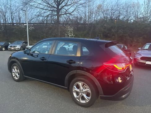 Used 2023 Honda HR-V LX image 12