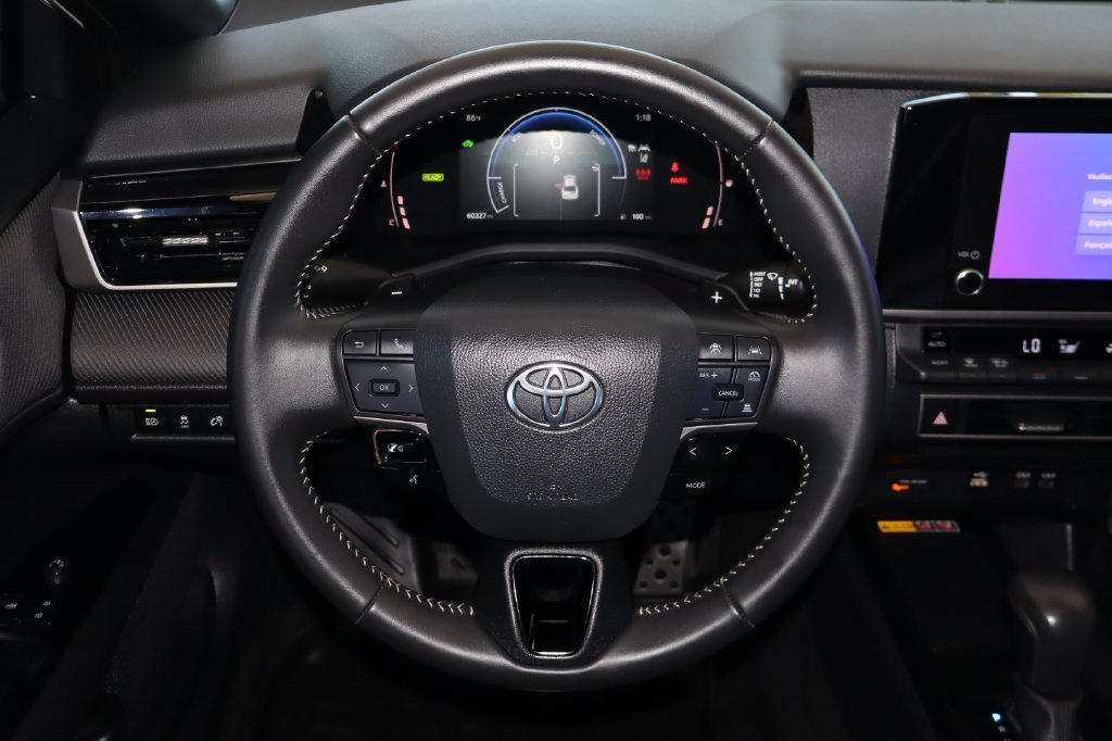 Used 2025 Toyota Camry SE FWD image 17