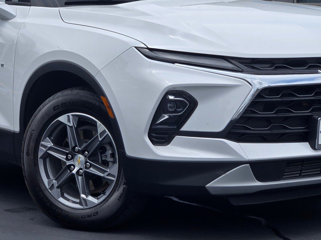 Certified 2024 Chevrolet Blazer LT w/ Convenience Package FWD image 3