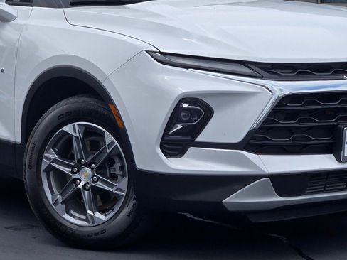 Certified 2024 Chevrolet Blazer LT w/ Convenience Package FWD image 3