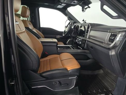 Used 2024 Ford F250 Platinum w/ FX4 Off-Road Package image 8