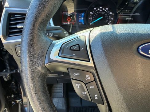 Used 2020 Ford Edge SEL image 27