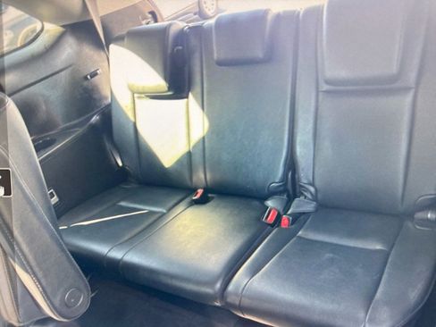 Used 2019 Toyota Highlander XLE w/ Carpet Mat Package (TMS) image 7