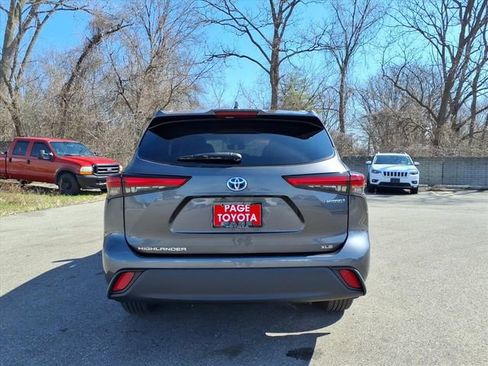 Used 2023 Toyota Highlander XLE image 7