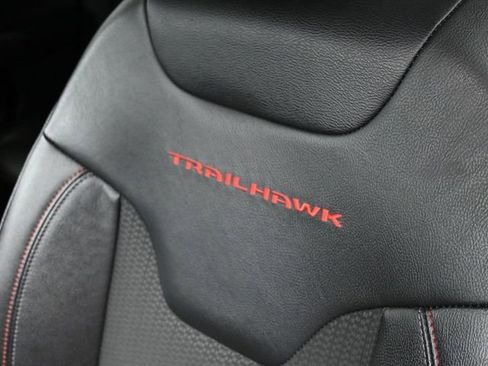 Used 2025 Jeep Compass Trailhawk image 22