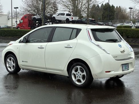 Used 2011 Nissan Leaf SL image 5