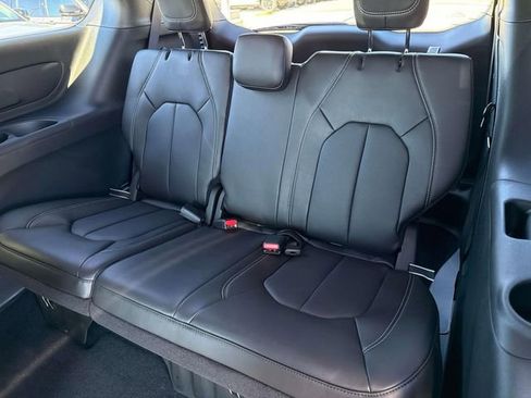 New 2026 Chrysler Pacifica Select FWD image 9
