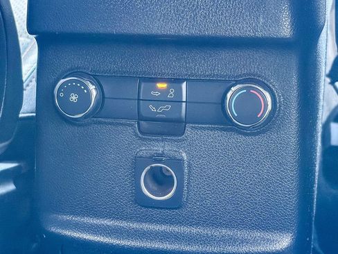 Used 2017 Ford Explorer XLT w/ Equipment Group 202A FWD image 23