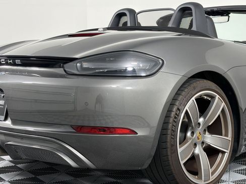 Certified 2024 Porsche 718 Boxster RWD image 22