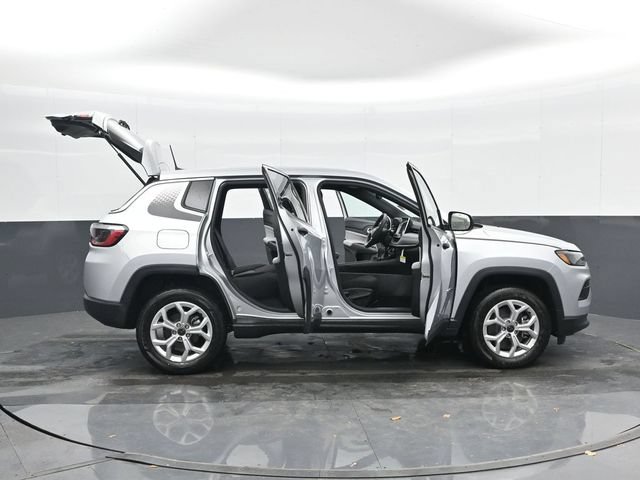 Used 2025 Jeep Compass Sport w/ Mopar Graphics Package AWD/4WD image 47