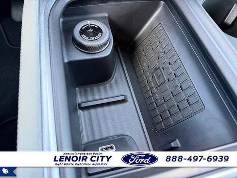 Used 2025 Ford Expedition Platinum w/ Platinum Ultimate Package AWD/4WD image 27