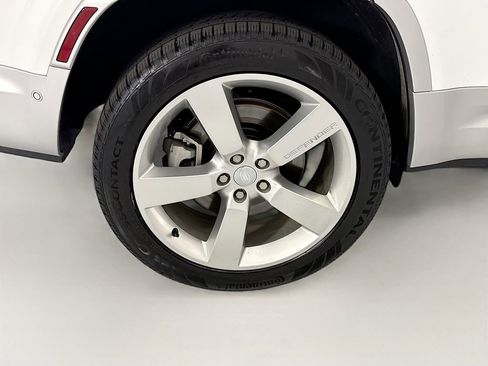 Used 2023 Land Rover Defender 130 First Edition image 32