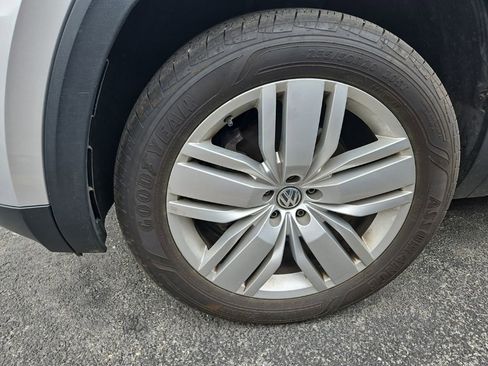 Used 2019 Volkswagen Atlas SE w/ Towing Package AWD/4WD image 5
