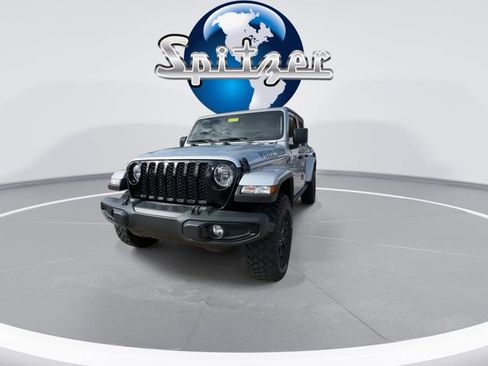 Used 2022 Jeep Gladiator Willys image 4