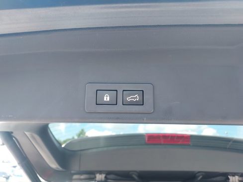 Used 2020 Subaru Ascent Premium w/ Convenience Package AWD/4WD image 31