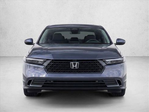 Used 2023 Honda Accord Touring image 2