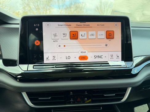 New 2026 Volkswagen Atlas Peak Edition AWD/4WD image 18