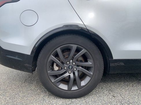 Used 2023 Land Rover Discovery S R-Dynamic image 12