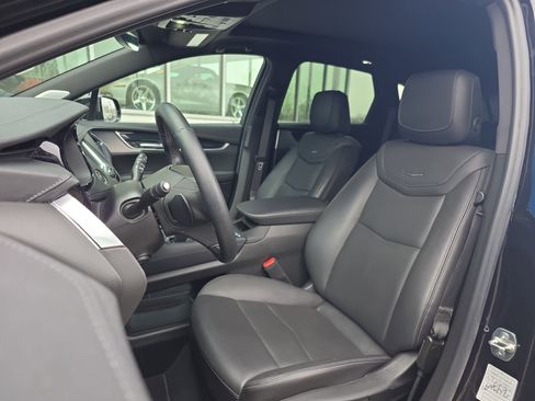 Used 2025 Cadillac XT5 Premium Luxury image 18