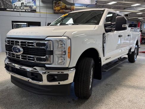 Used 2023 Ford F350 XLT w/ FX4 Off-Road Package AWD/4WD image 3