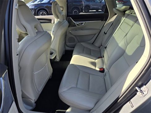 Used 2017 Volvo V90 T6 Cross Country image 11
