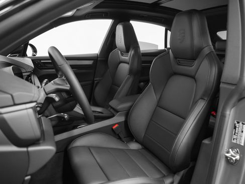 New 2025 Porsche Macan 4S Electric image 51