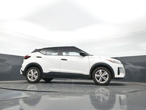 Used 2021 Nissan Kicks S FWD image 28