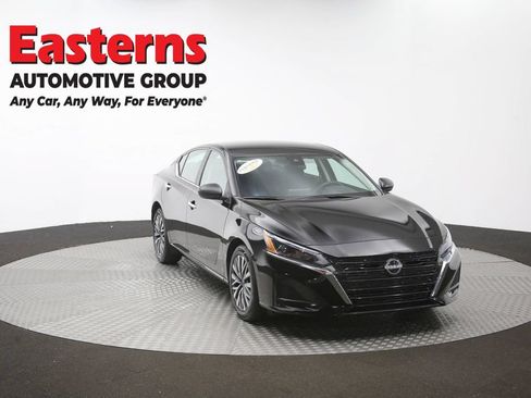 Used 2025 Nissan Altima 2.5 SV FWD image 51