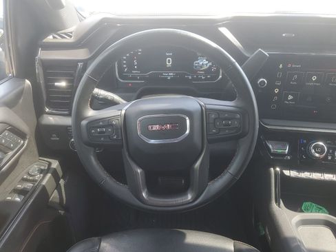 Used 2024 GMC Sierra 2500 AT4 w/ AT4 Premium Plus Package AWD/4WD image 10
