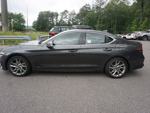 Used 2022 Genesis G70 2.0T RWD image 18