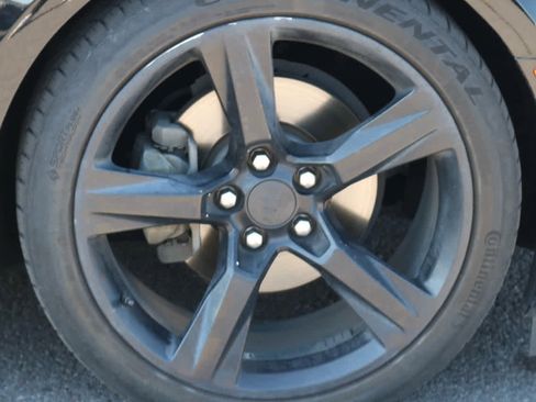 Used 2017 Chevrolet Camaro LT w/ RS Package RWD image 10