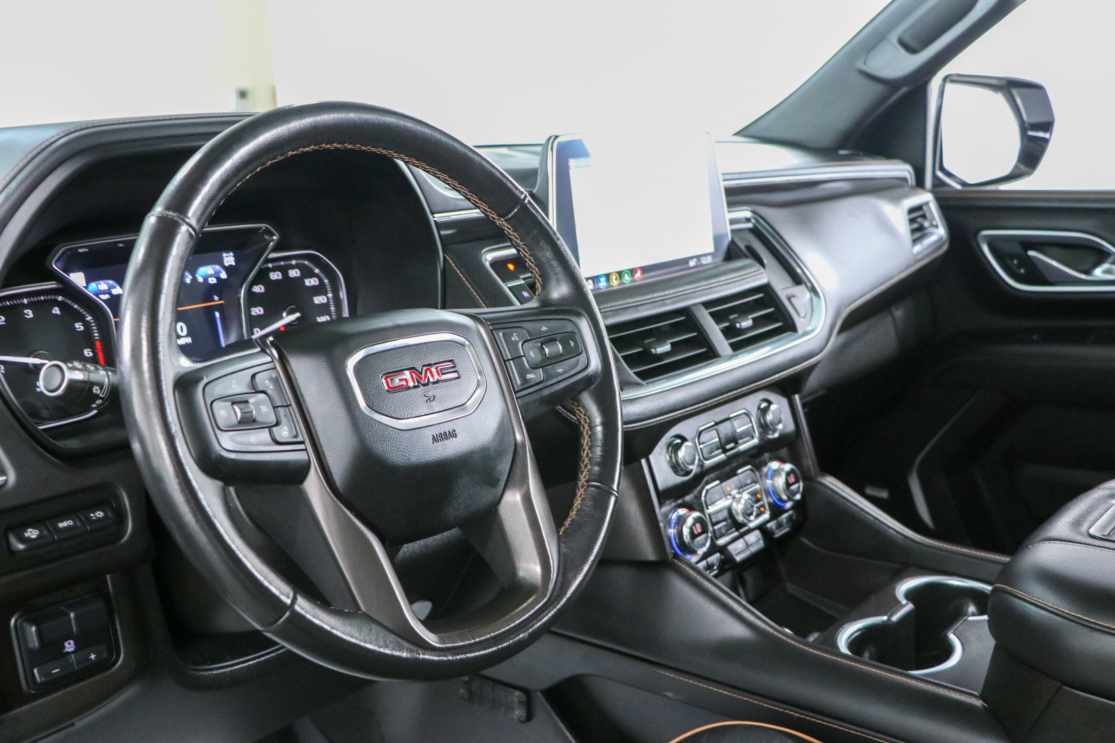 Used 2021 GMC Yukon AT4 w/ AT4 Premium Plus Package AWD/4WD image 27