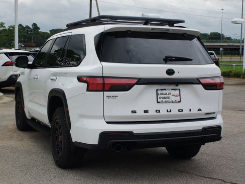 Used 2025 Toyota Sequoia TRD Pro AWD/4WD image 18