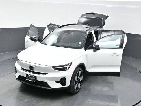 Used 2024 Volvo XC40 Recharge Ultimate w/ Protection Package Premier image 27