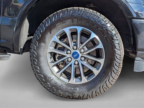 Used 2018 Ford F150 XLT w/ Equipment Group 302A Luxury AWD/4WD image 22