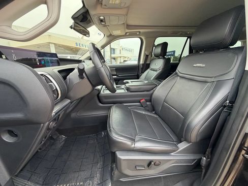 Used 2025 Ford Expedition Platinum AWD/4WD image 12