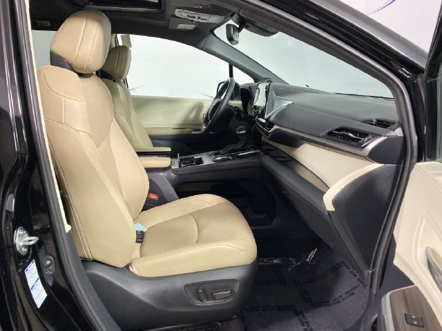 Used 2021 Toyota Sienna Limited AWD/4WD image 9