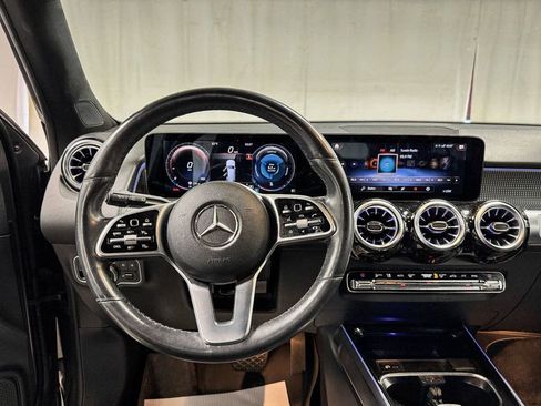 Used 2022 Mercedes-Benz GLB 250 4MATIC image 15