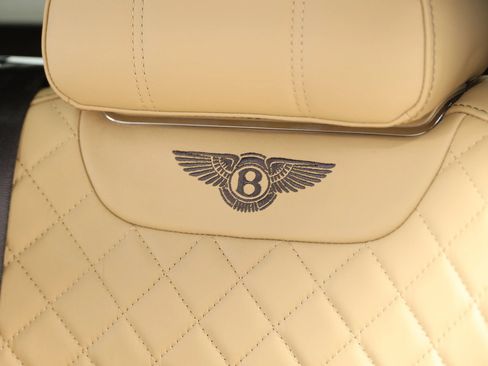 Used 2018 Bentley Bentayga AWD/4WD image 56