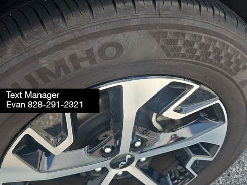 Used 2025 Kia Sportage EX FWD image 10