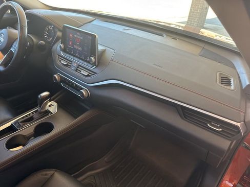 Used 2022 Nissan Altima 2.0 SR image 16